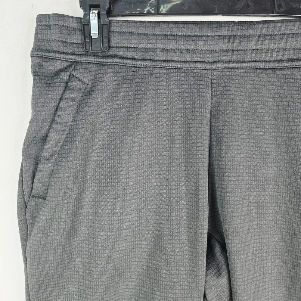 The North Face Men's Medium Tape Ampere Jogger Athletic Pants Asphalt Gray